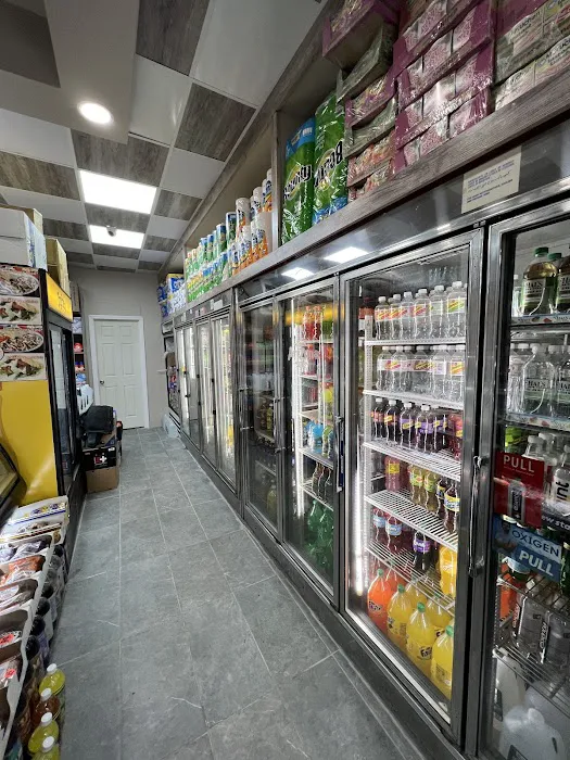 Mal Deli & Grocery Picture 7