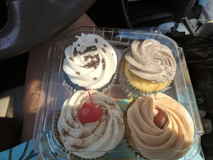 MDV Custom Cakes, llc Picture 8