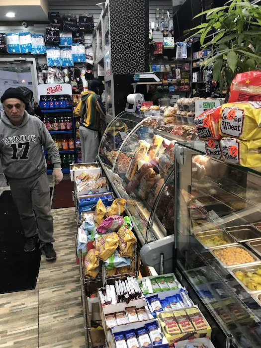 Gees gourmet deli inc Picture 1