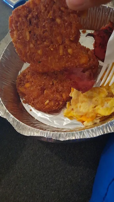 T-Famous Deli Picture 3