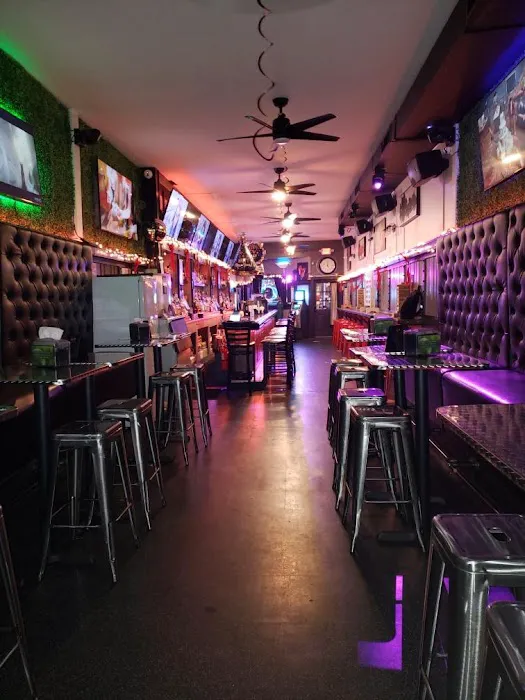 LIT Sports Lounge & Grill Picture 1