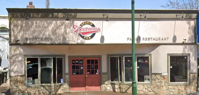 Spectators Sports Pub & Restaurant Picture 7