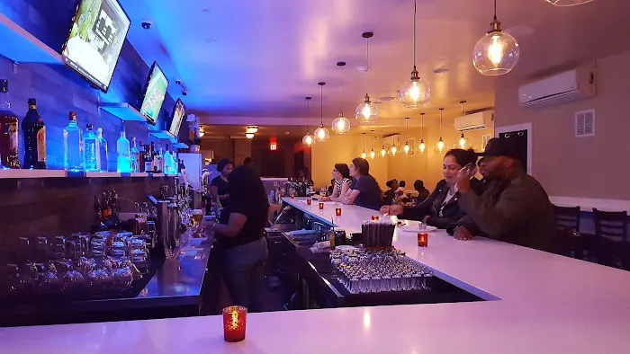 New Roc Social Bar & Lounge Picture 6
