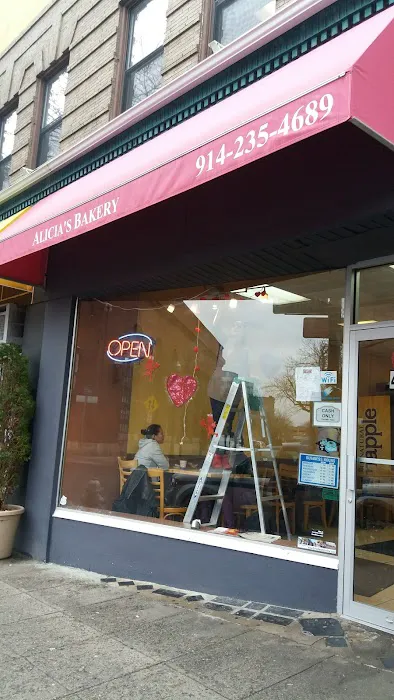 Alicia's Bakery Picture 6