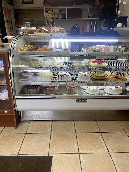 Alicia's Bakery Picture 5