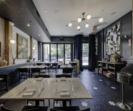 Town House Kitchen + Drinks