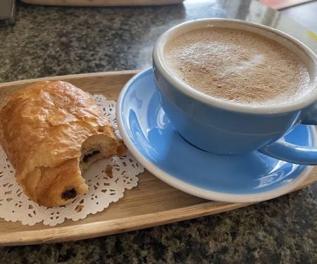 R Cafe & Tea Boutique