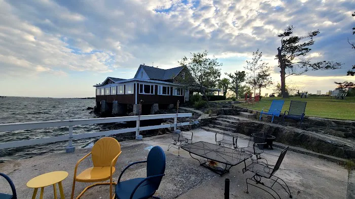 Echo Bay Tiki Bar Picture 9