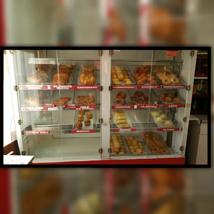 G BAKERY Restaurante & Panaderia Colombiana Picture 3