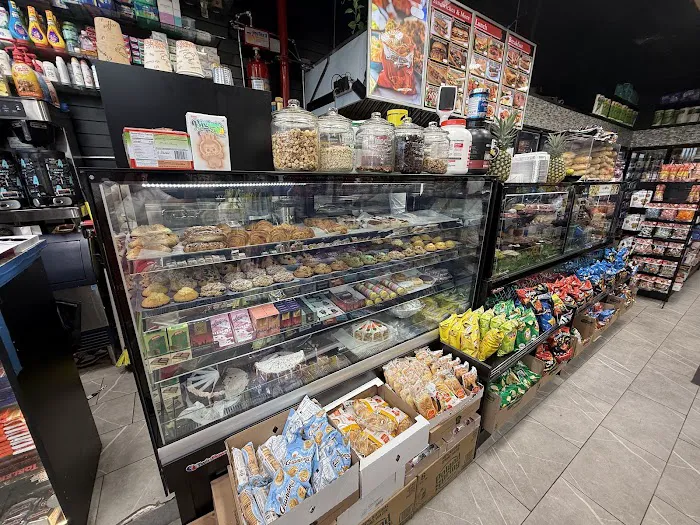 Bronxview Deli Grocery Picture 3