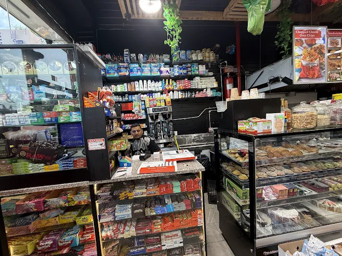 Bronxview Deli Grocery Picture 2