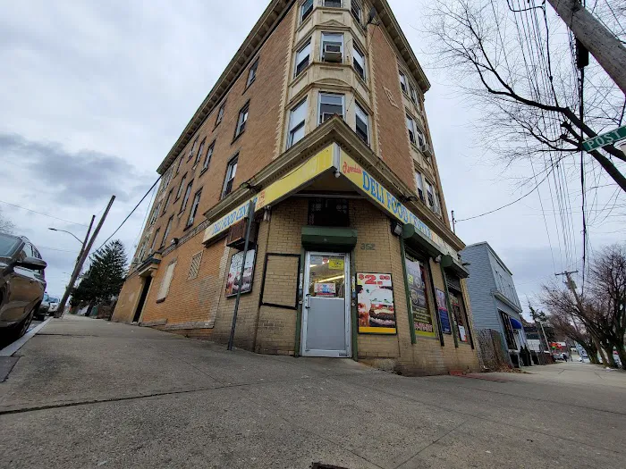 352 Riverdale Deli Picture 1