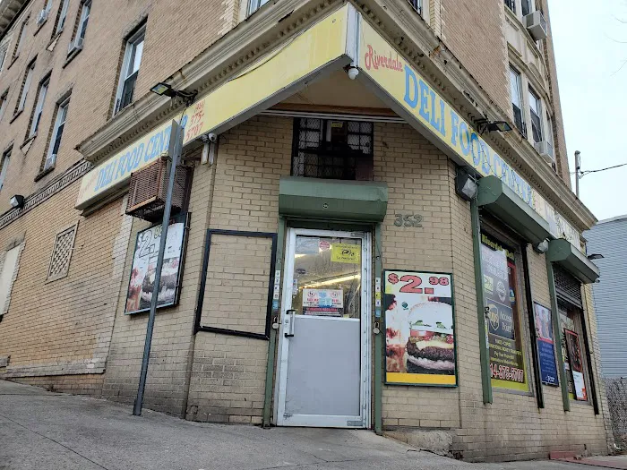 352 Riverdale Deli Picture 2
