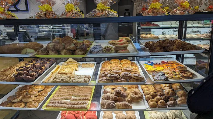 La Pinata Bakery Picture 3
