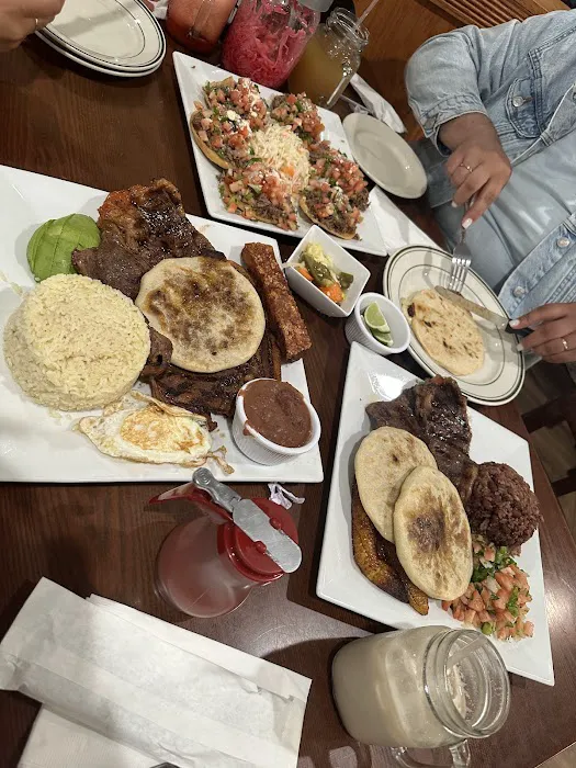 La Pupusa Loca Picture 8