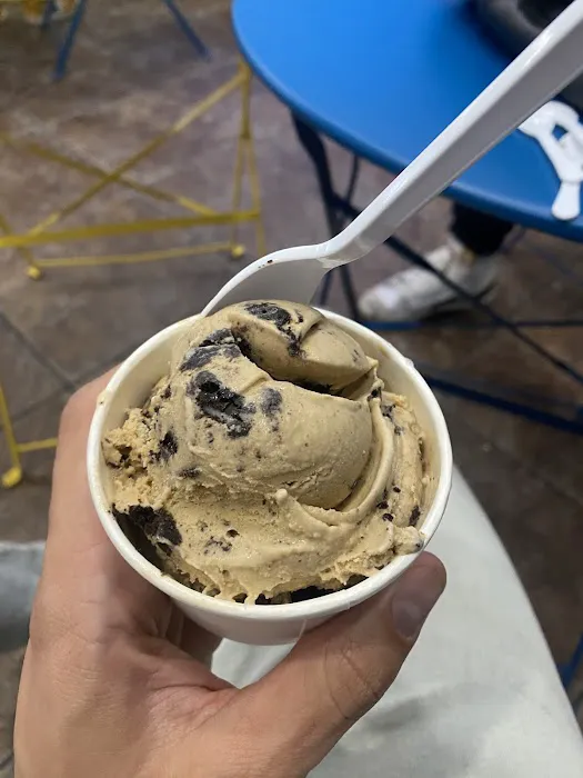 Daniela's Ice Cream Picture 6