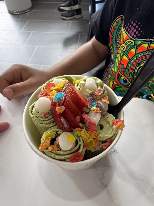 Four Seasons Ice Cream Roll Picture 1