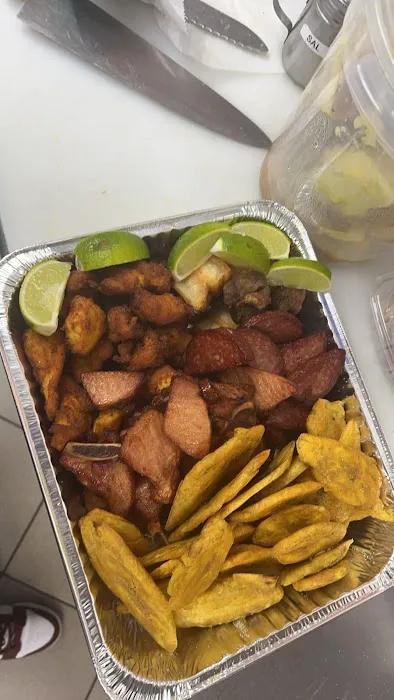 El Rincon Deli Picture 3