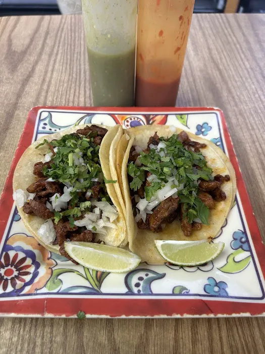 El Valle del Paisano Pizzeria and Taco Picture 3