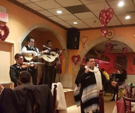 El Valle del Paisano Pizzeria and Taco