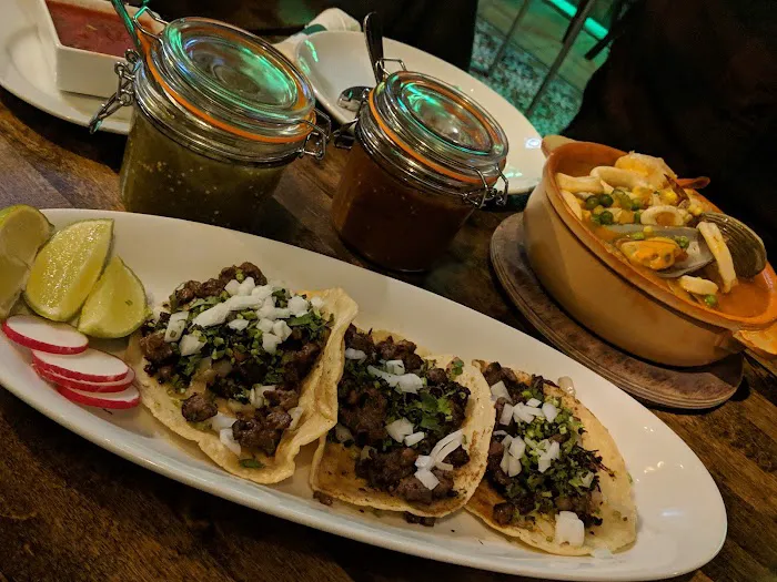 Dos Marias Bar & Restaurant Picture 2
