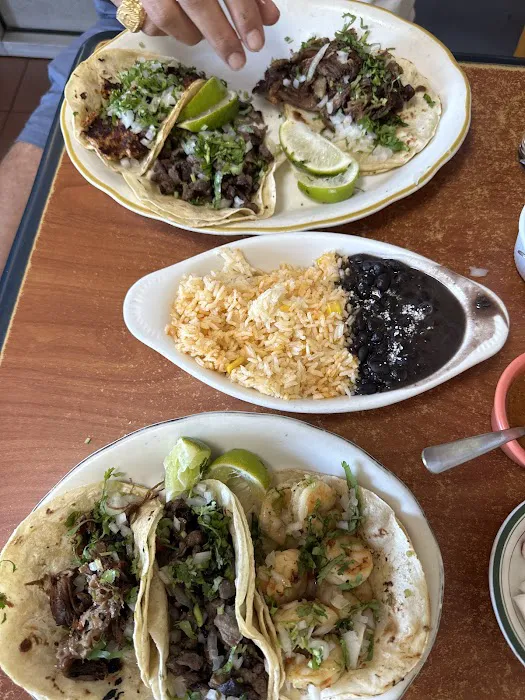 Tacos El Poblano Picture 4