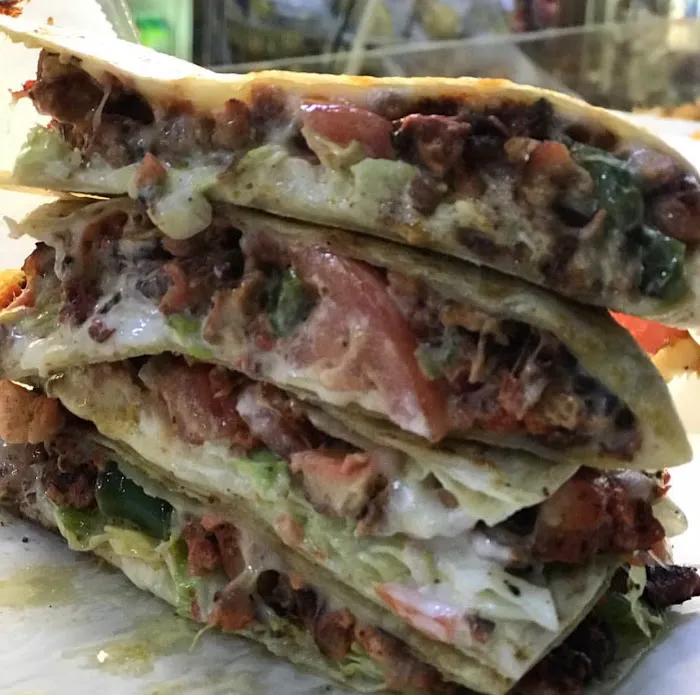 Yummy fresh deli & grill Picture 5