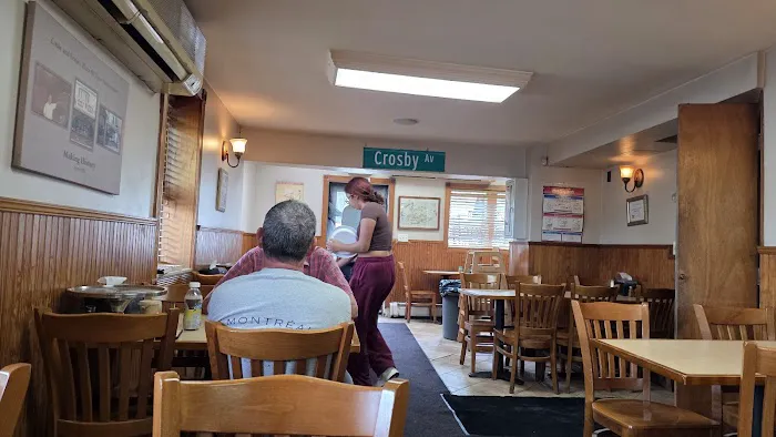 Louie & Ernie's Pizza Picture 1
