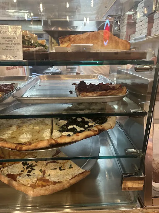 Dunwoodie Pizzeria Picture 4