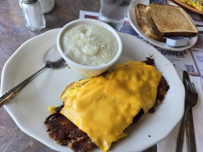 Raceway Diner Picture 6