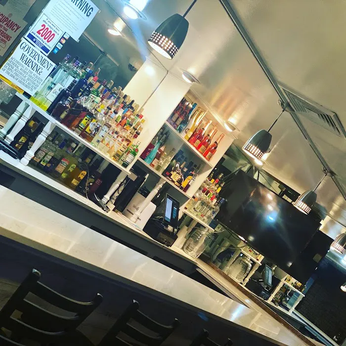 Fourteen Parish Bar & Grill Picture 7