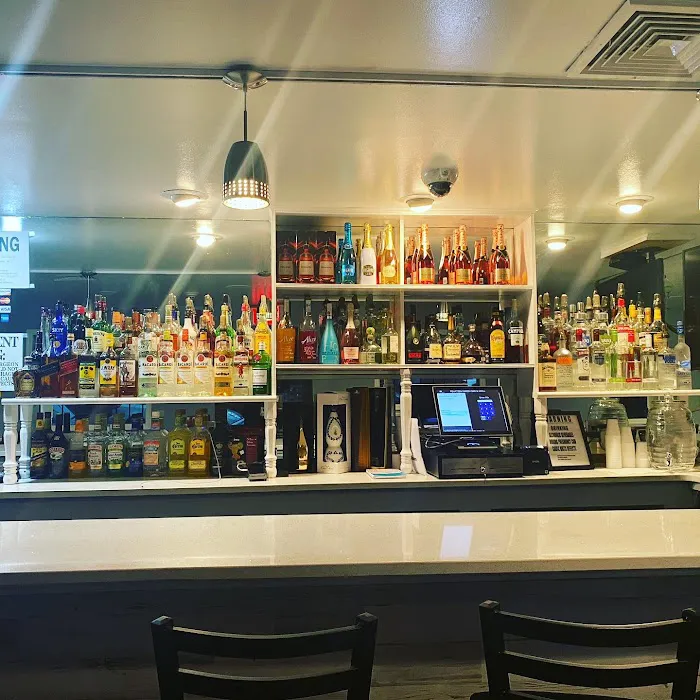 Fourteen Parish Bar & Grill Picture 6
