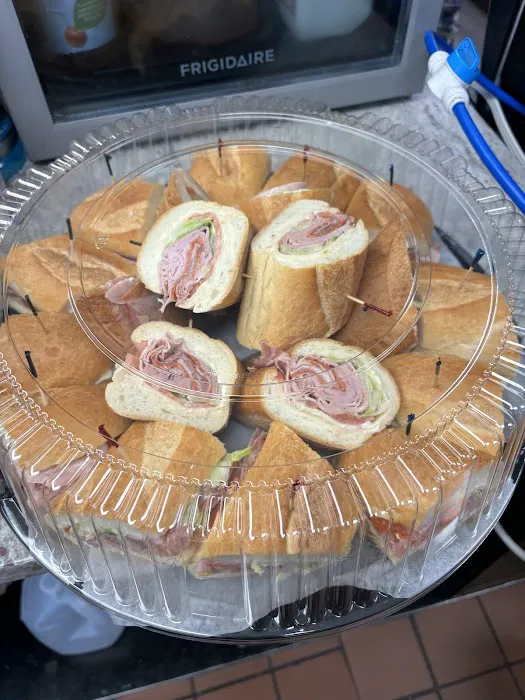 Delicatessen & Grocery Picture 4