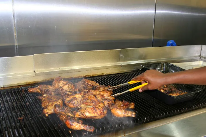 JerkQ'zine Caribbean Grille Picture 10