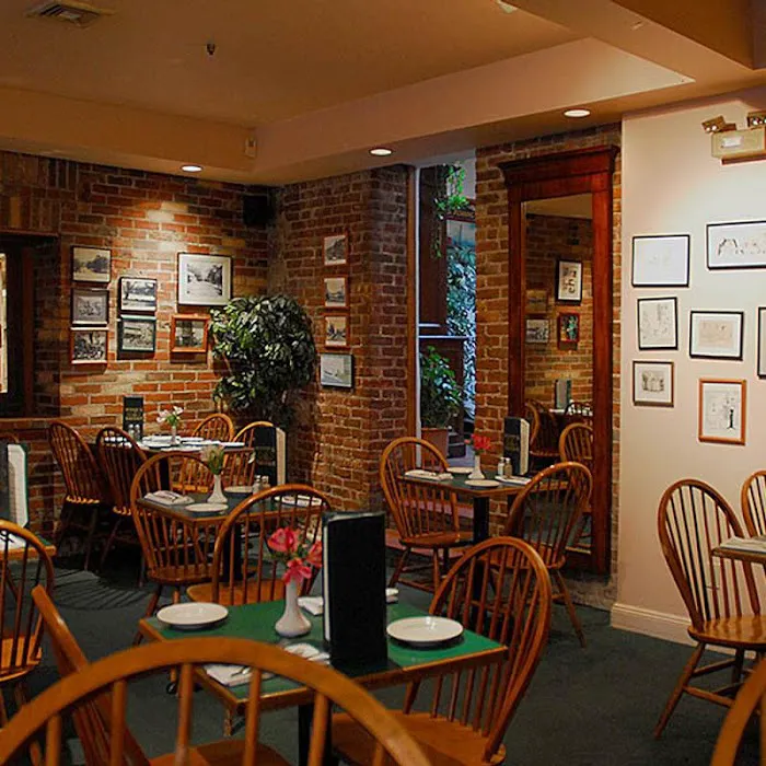Maud's Tavern Picture 5