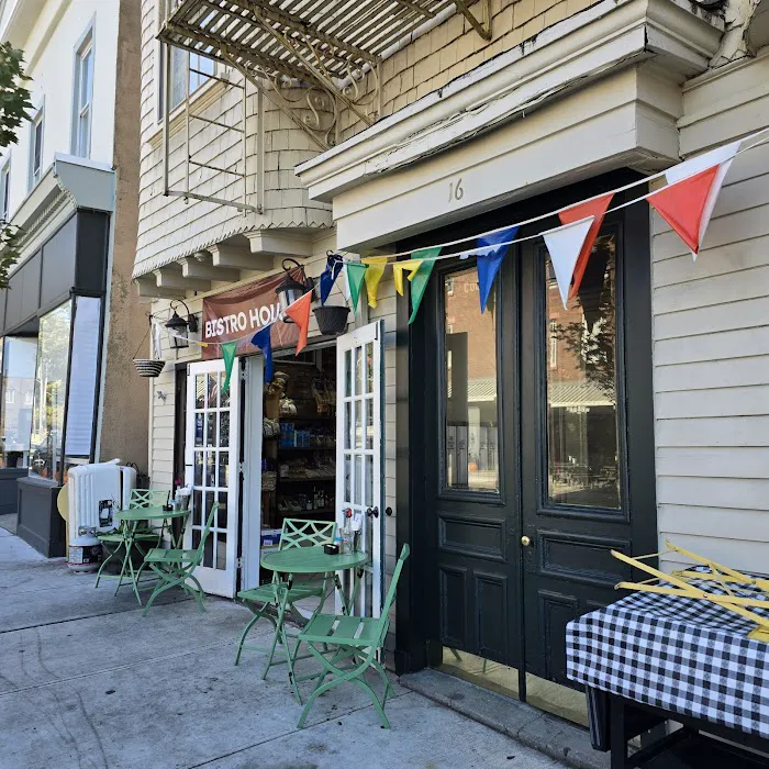Bistro House Picture 3