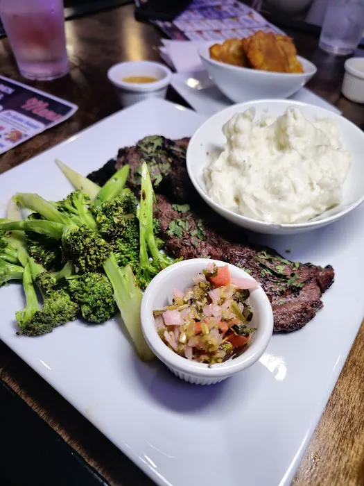 Garden Bar & Grill Picture 5