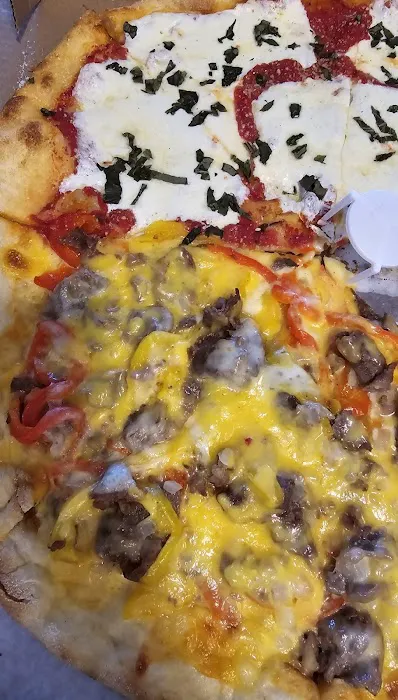 Loretta's Pizza Picture 3