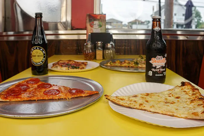 Fort Lee Pizzeria Picture 1