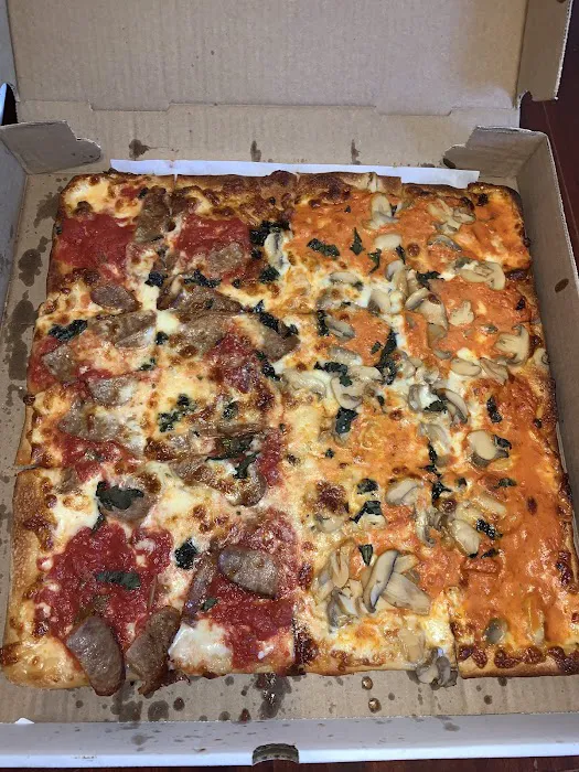 Fort Lee Pizzeria Picture 4