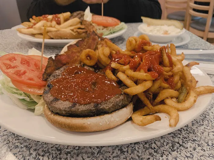 George's Restaurant Picture 10