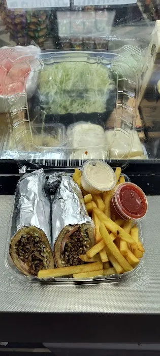 Gourmet Deli Picture 8