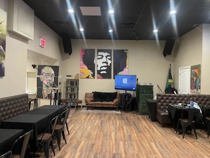 Mya's Bar & Kitchen Picture 1