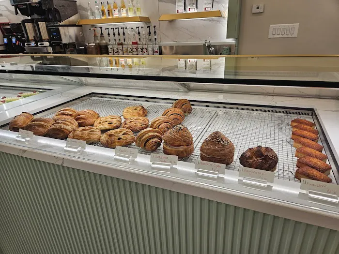 LELU Patisserie Picture 8