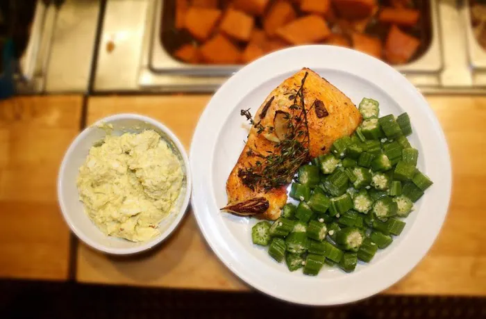 Paula's Soul Food Cafe Picture 1