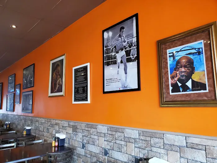 Paula's Soul Food Cafe Picture 8