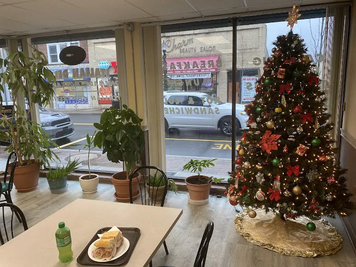V & T Salumeria Inc Picture 4