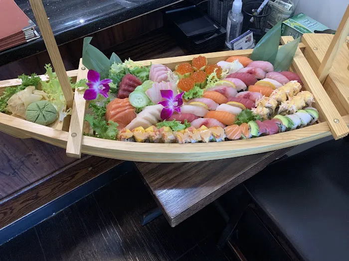 Oishi Sushi Picture 9