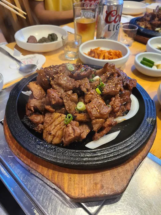 Deh Gee Koom Restaurant 돼지꿈 Picture 10
