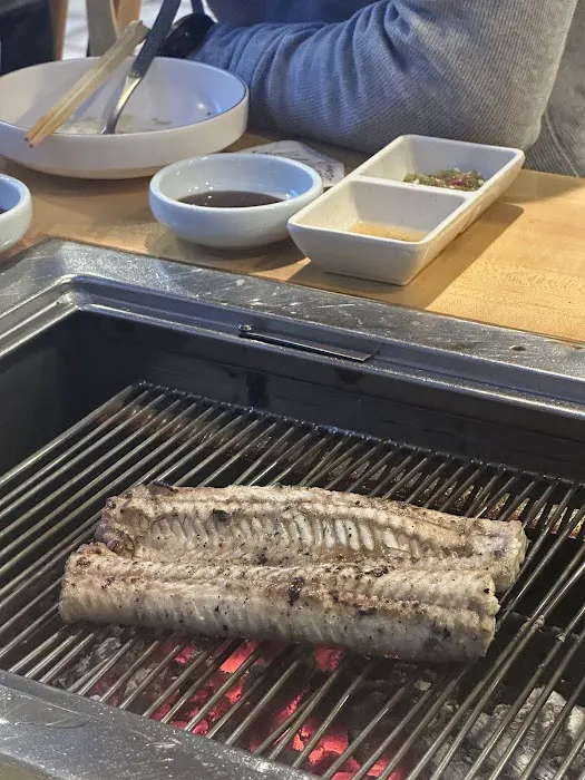Deh Gee Koom Restaurant 돼지꿈 Picture 4